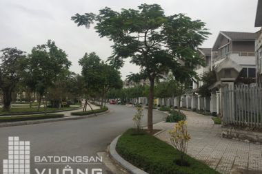 Bán biệt thự Văn Phú xây thô view hồ thoáng mát đường 16.5m giá 13.7 tỷ